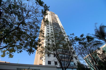 Apartamento para alugar com 93m², 3 quartos e 1 vaga Apartamento para alugar com 93m², 3 quartos e 1 vagaFachada