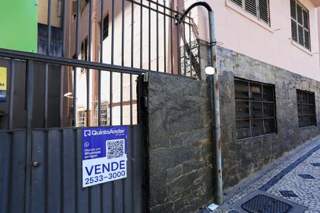 Apartamento à venda com 80m², 3 quartos e sem vagaFachada com Plaquinha