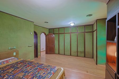 Casa à venda com 574m², 4 quartos e 4 vagasSuíte 1