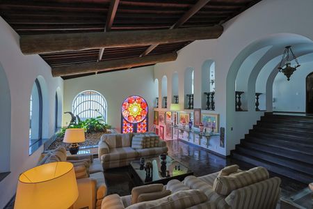 Casa à venda com 574m², 4 quartos e 4 vagasSala