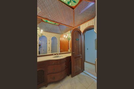 Casa à venda com 574m², 4 quartos e 4 vagasBanheiro