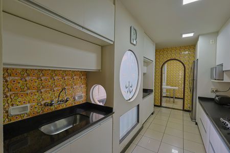 Casa à venda com 574m², 4 quartos e 4 vagasCozinha