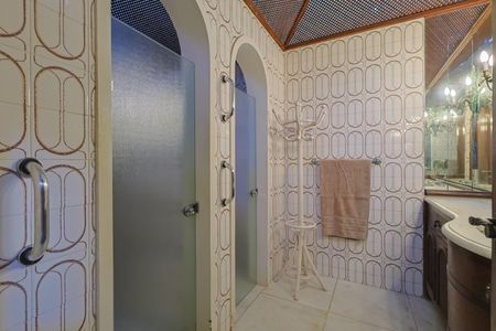 Casa à venda com 574m², 4 quartos e 4 vagasBanheiro