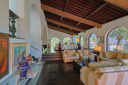 Casa à venda com 574m², 4 quartos e 4 vagasSala