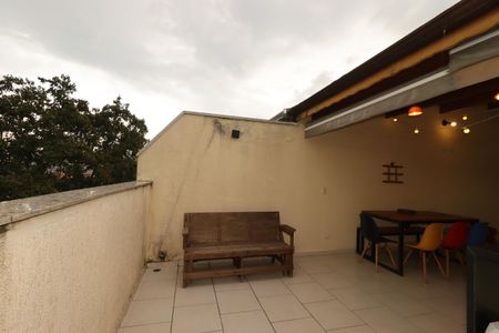 Apartamento à venda com 90m², 2 quartos e 2 vagasQuintal