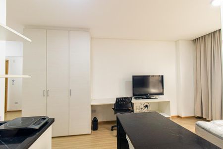 Cozinha de apartamento para alugar com 1 quarto, 31m² em Centro, Curitiba