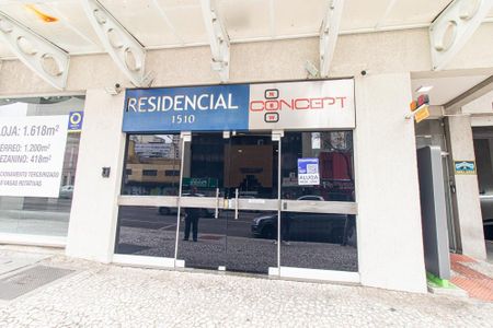 Fachada  de apartamento para alugar com 1 quarto, 31m² em Centro, Curitiba