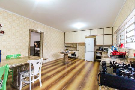 Casa para alugar com 233m², 4 quartos e 8 vagasCozinha