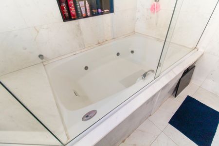 Casa para alugar com 233m², 4 quartos e 8 vagasBanheiro Social