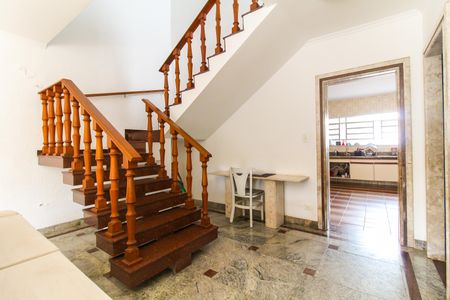 Casa para alugar com 233m², 4 quartos e 8 vagasSala