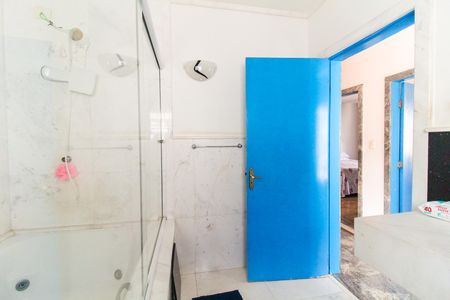 Casa para alugar com 233m², 4 quartos e 8 vagasBanheiro Social