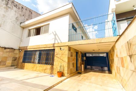 Casa para alugar com 233m², 4 quartos e 8 vagasQuintal e Entrada