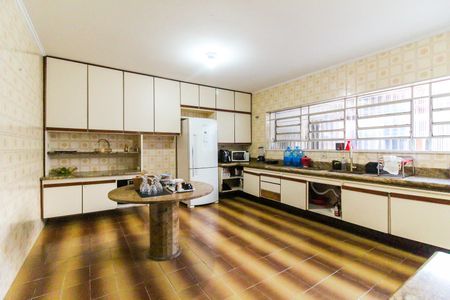 Casa para alugar com 233m², 4 quartos e 8 vagasCozinha