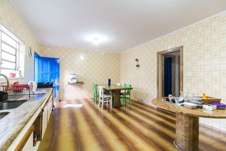 Casa para alugar com 233m², 4 quartos e 8 vagasCozinha