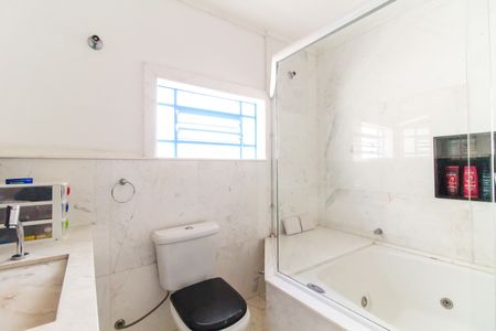 Casa para alugar com 233m², 4 quartos e 8 vagasBanheiro Social