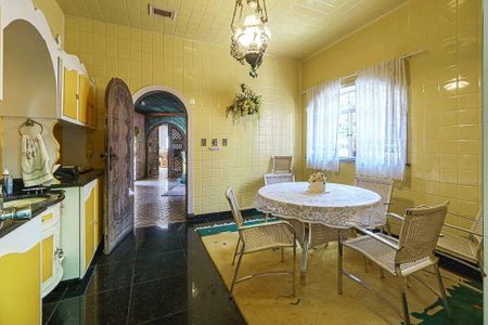 Casa à venda com 4 quartos, 604m² em Vila Madalena, São Paulo