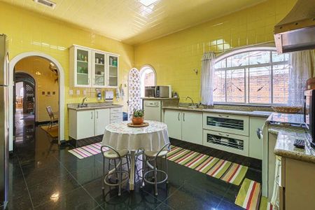 Casa à venda com 604m², 4 quartos e 8 vagas