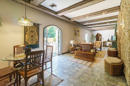 Casa à venda com 604m², 4 quartos e 8 vagas