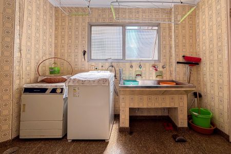 Apartamento à venda com 290m², 4 quartos e 2 vagas Apartamento à venda com 290m², 4 quartos e 2 vagasÁrea de Serviço