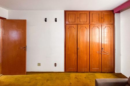 Apartamento à venda com 290m², 4 quartos e 2 vagas Apartamento à venda com 290m², 4 quartos e 2 vagasQuarto 2