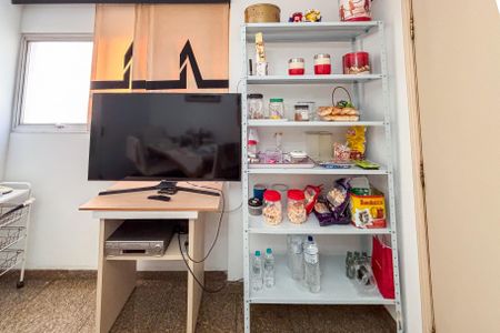 Apartamento à venda com 290m², 4 quartos e 2 vagas Apartamento à venda com 290m², 4 quartos e 2 vagasDespensa