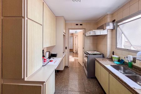 Apartamento à venda com 290m², 4 quartos e 2 vagas Apartamento à venda com 290m², 4 quartos e 2 vagasCozinha
