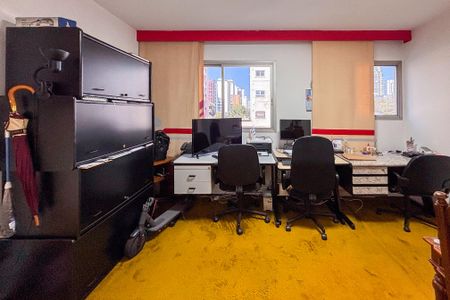 Apartamento à venda com 290m², 4 quartos e 2 vagas Apartamento à venda com 290m², 4 quartos e 2 vagasEscritório