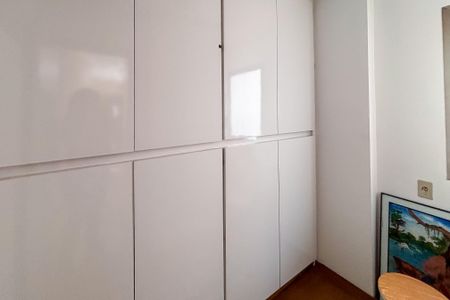 Apartamento à venda com 290m², 4 quartos e 2 vagas Apartamento à venda com 290m², 4 quartos e 2 vagasQuarto de Serviço