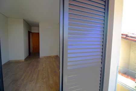 Casa à venda com 156m², 4 quartos e 1 vagaquarto