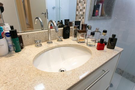 Apartamento para alugar com 315m², 3 quartos e 2 vagas Apartamento para alugar com 315m², 3 quartos e 2 vagasBanheiro da Suíte 1