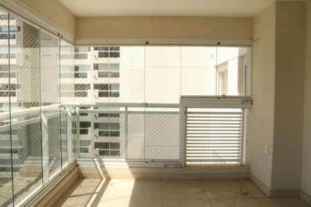Apartamento para alugar com 79m², 2 quartos e 2 vagasVaranda