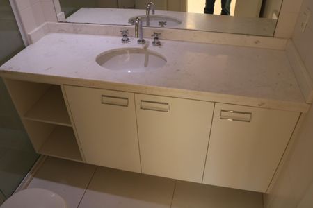 Apartamento para alugar com 79m², 2 quartos e 2 vagasBanheiro da Suíte