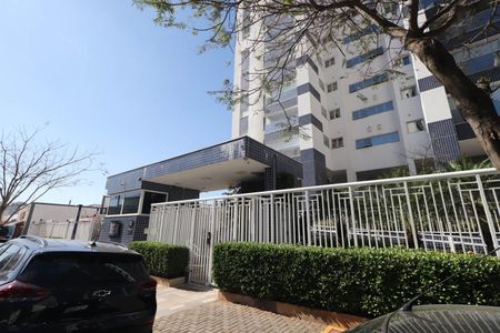 Apartamento à venda com 118m², 3 quartos e 3 vagas Apartamento à venda com 118m², 3 quartos e 3 vagasFachada e portaria