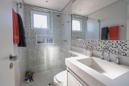 Apartamento à venda com 118m², 3 quartos e 3 vagas Apartamento à venda com 118m², 3 quartos e 3 vagasBanheiro da Suíte