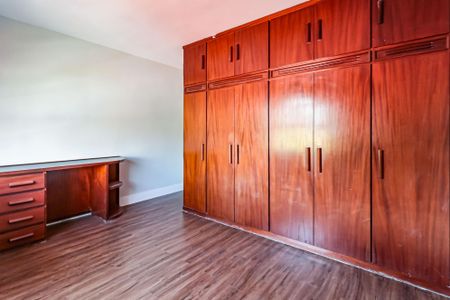 Quarto 1 de casa para alugar com 3 quartos, 132m² em Cidade São Francisco, São Paulo