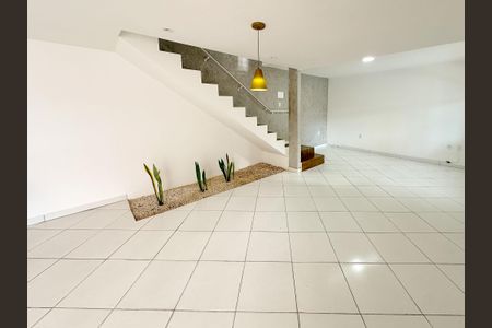 Sala de Jantar de casa para alugar com 3 quartos, 120m² em Areias, São José