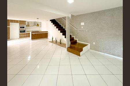 Casa para alugar com 120m², 3 quartos e 1 vagaSala de TV
