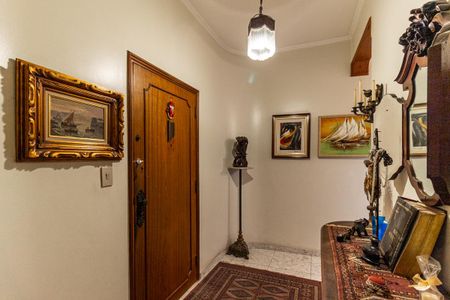 Apartamento à venda com 187m², 3 quartos e 2 vagas Apartamento à venda com 187m², 3 quartos e 2 vagasEntrada