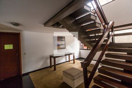 Apartamento à venda com 280m², 3 quartos e 3 vagasEscada