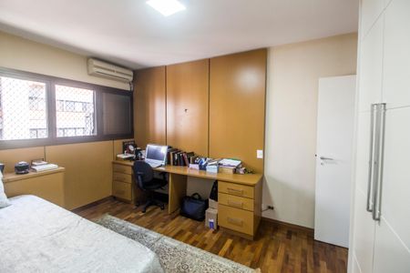 Apartamento à venda com 280m², 3 quartos e 3 vagasSuíte 2