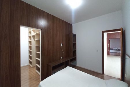 Casa de condomínio à venda com 560m², 5 quartos e 2 vagasSuíte 3