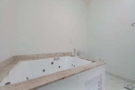 Casa de condomínio à venda com 560m², 5 quartos e 2 vagasBanheiro da Suíte 5