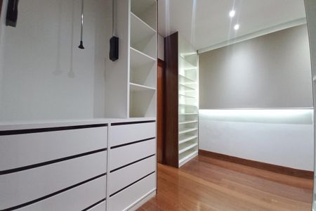 Casa de condomínio à venda com 560m², 5 quartos e 2 vagasCloset da Suíte 5