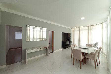 Casa de condomínio à venda com 560m², 5 quartos e 2 vagasSala de Jantar