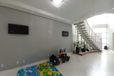 Casa de condomínio à venda com 560m², 5 quartos e 2 vagasSala