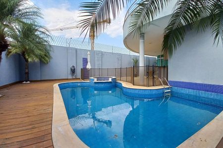 Casa de condomínio à venda com 560m², 5 quartos e 2 vagasÁrea comum - Piscina