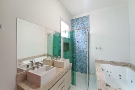 Casa de condomínio à venda com 560m², 5 quartos e 2 vagasBanheiro da Suíte 3