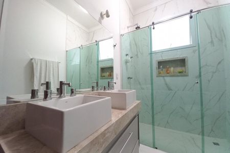 Casa de condomínio à venda com 560m², 5 quartos e 2 vagasBanheiro da Suíte 4