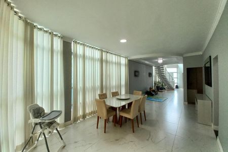 Casa de condomínio à venda com 560m², 5 quartos e 2 vagasSala de Jantar