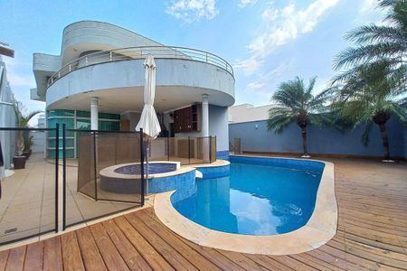 Casa de condomínio à venda com 560m², 5 quartos e 2 vagasÁrea comum - Piscina